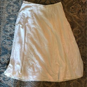 Cute long white linen skirt!